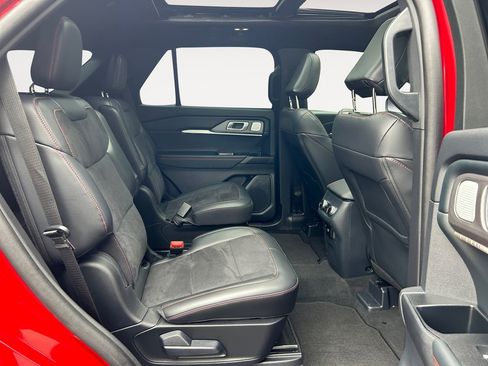 Used 2025 Ford Explorer ST w/ Sun And Sound Package AWD/4WD image 24