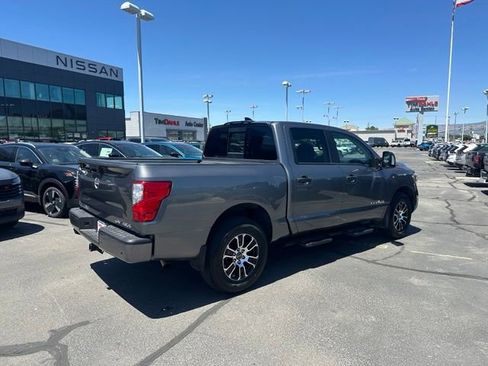 Used 2024 Nissan Titan SV w/ SV Convenience Package AWD/4WD image 12