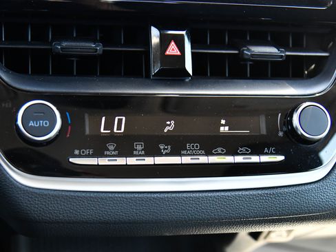 Used 2025 Toyota Corolla LE FWD image 23