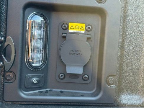 New 2025 Ford Maverick Lariat w/ Black Appearance Package image 8