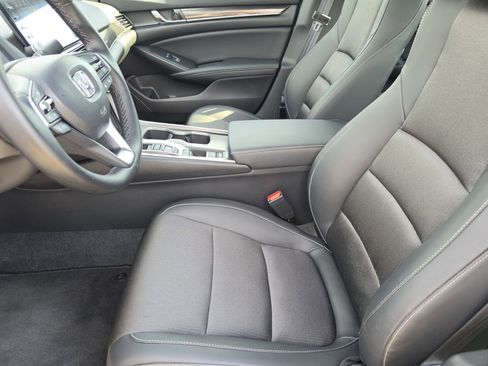 Used 2022 Honda Accord Sport image 12