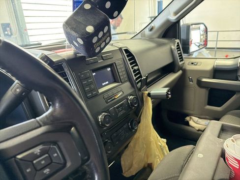 Used 2017 Ford F150 XLT w/ Equipment Group 301A Mid AWD/4WD image 4