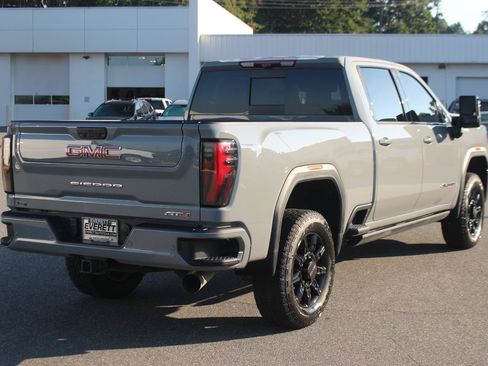 Used 2024 GMC Sierra 2500 AT4 w/ AT4 Premium Plus Package AWD/4WD image 7
