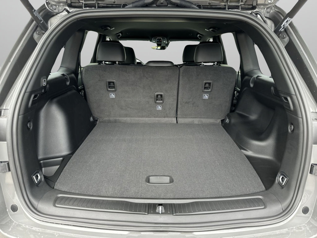 New 2027 Jeep Grand Cherokee Altitude RWD image 32