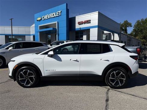 New 2026 Chevrolet Equinox EV LT image 3