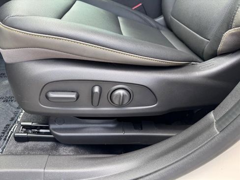 Used 2026 Chevrolet Trax ACTIV w/ Sunroof Package FWD image 14
