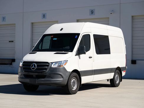 Used 2021 Mercedes-Benz Sprinter 2500 image 62
