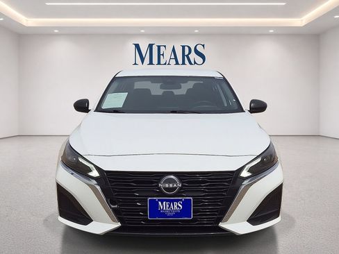 Used 2025 Nissan Altima 2.5 SV FWD image 8