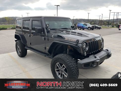 Used 2017 Jeep Wrangler Unlimited Rubicon w/ Connectivity Group image 2