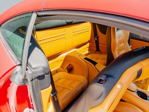 Used 2016 Ferrari California T RWD image 54