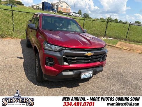 Used 2023 Chevrolet Colorado LT w/ LT Convenience Package AWD/4WD image 2