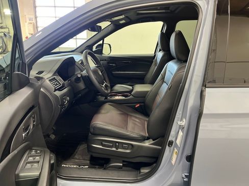 Certified 2025 Honda Ridgeline Black Edition image 24