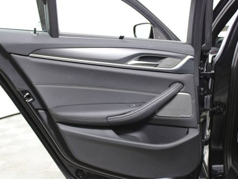 Used 2023 BMW 540i w/ Executive Package image 32