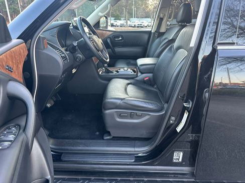 Used 2023 Nissan Armada SL w/ Captain's Chairs Package image 9