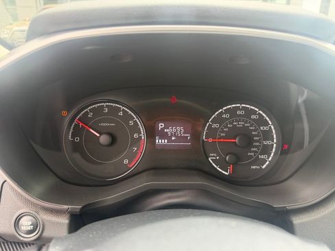Used 2019 Subaru Crosstrek 2.0i Premium w/ Moonroof Package AWD/4WD image 12