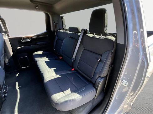 Used 2024 GMC Sierra 1500 Elevation image 16