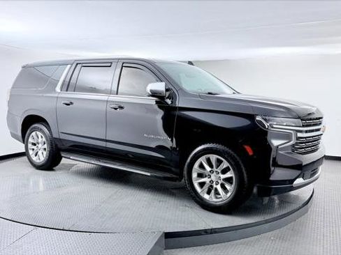 Used 2021 Chevrolet Suburban Premier w/ Premium Package AWD/4WD image 13