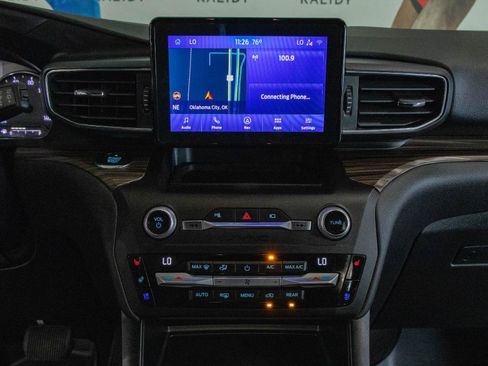 Used 2020 Ford Explorer Limited RWD image 4