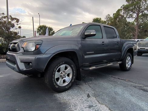 Used 2012 Toyota Tacoma PreRunner image 1