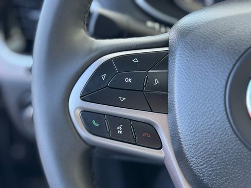 Used 2022 Jeep Cherokee Limited image 18