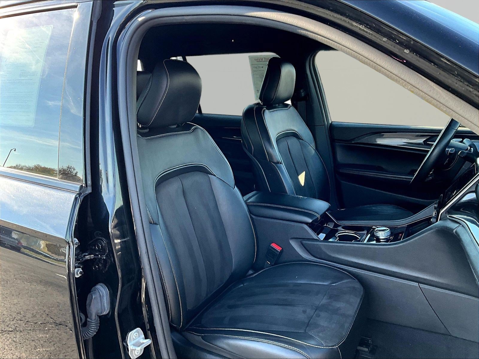 Used 2022 Jeep Grand Cherokee L Laredo AWD/4WD image 30