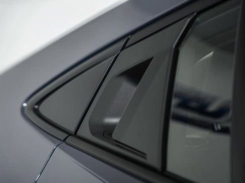 New 2026 Toyota Prius Plug-In Hybrid FWD image 19