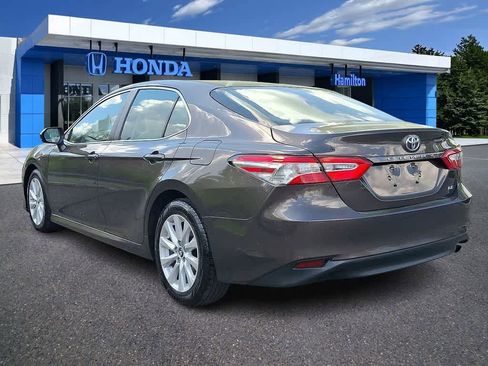 Used 2018 Toyota Camry LE image 22