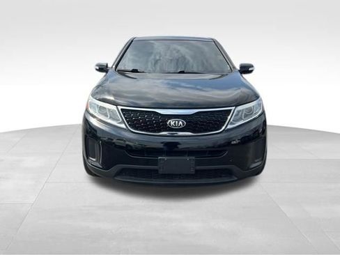 Used 2014 Kia Sorento LX image 2
