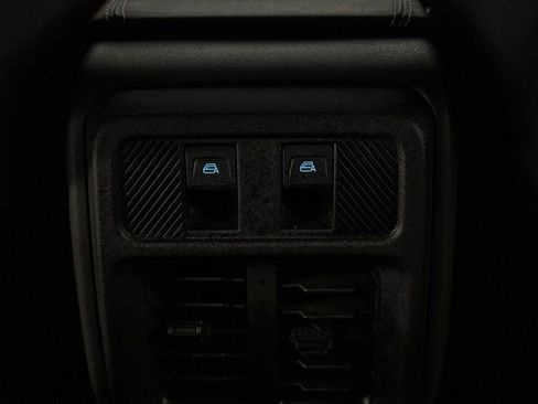 Used 2025 Ford Bronco Badlands image 22