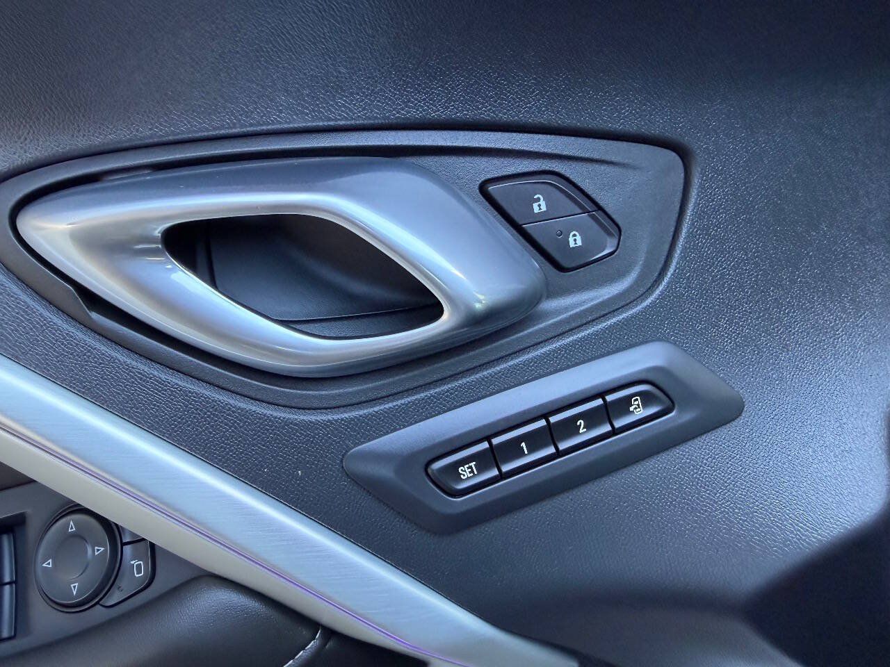 Used 2023 Chevrolet Camaro SS RWD image 19