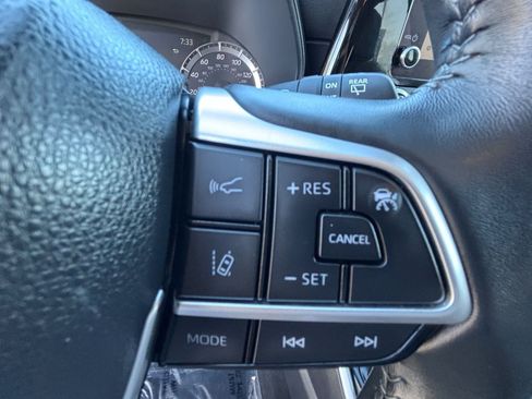 Used 2024 Toyota Highlander LE FWD image 25