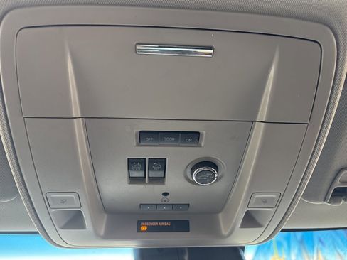 Used 2017 GMC Yukon Denali w/ Open Road Package image 17