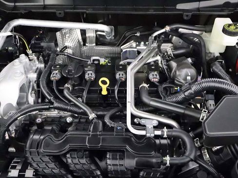 New 2025 Mitsubishi Outlander SE image 24