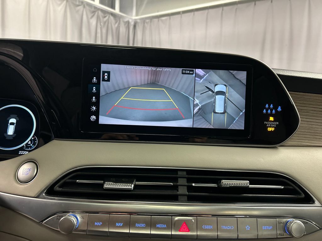 Used 2022 Hyundai Palisade Limited FWD image 16