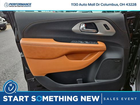 New 2026 Chrysler Pacifica Pinnacle w/ Trailer Tow Group image 22