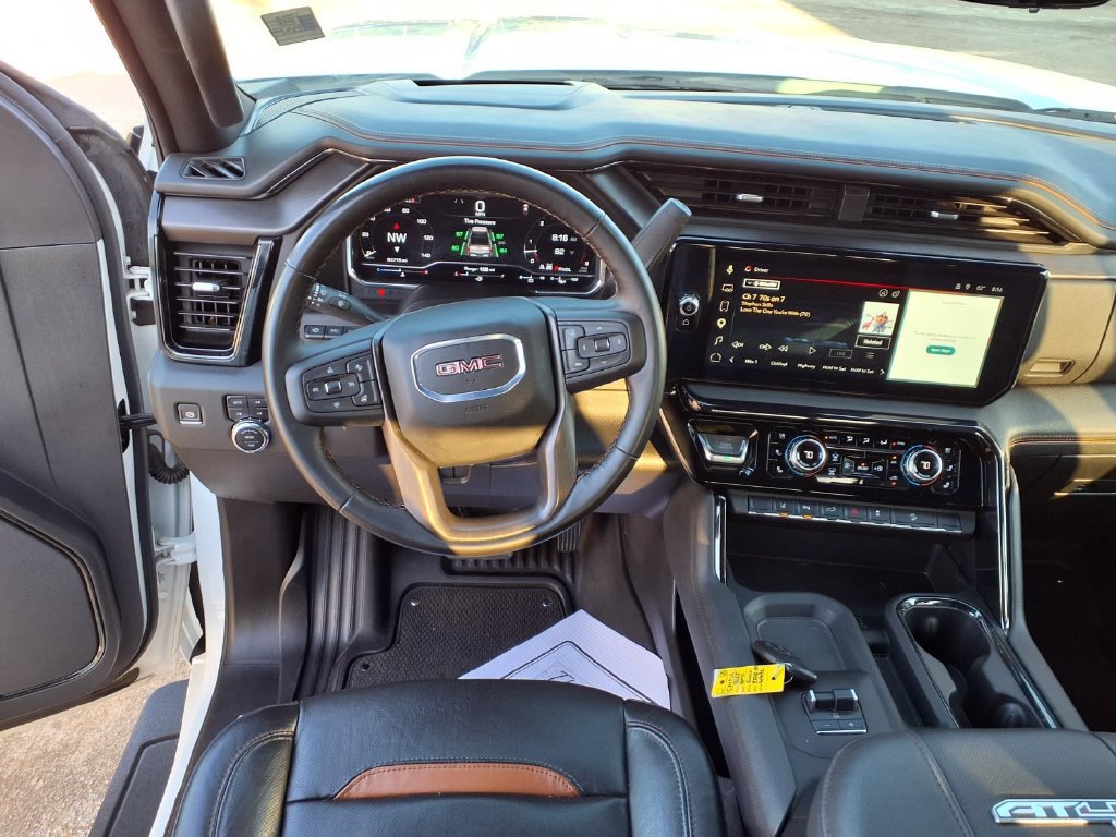 Used 2025 GMC Sierra 2500 AT4 w/ AT4 Premium Plus Package AWD/4WD image 3