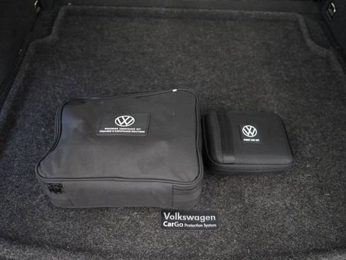 Used 2022 Volkswagen Tiguan SE w/ Panoramic Sunroof Package image 53