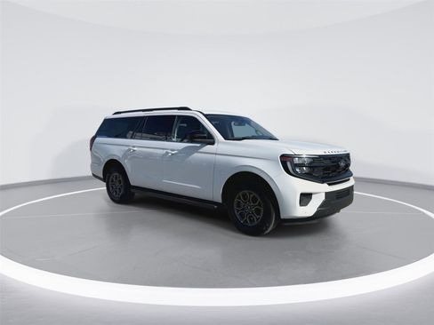 Used 2025 Ford Expedition Max Active RWD image 2