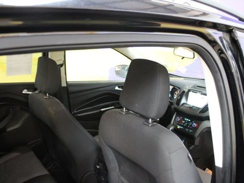 Used 2018 Ford Escape SE w/ SE SYNC Package FWD image 10