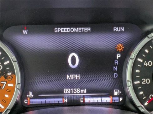 Used 2016 Jeep Renegade Trailhawk w/ Premium Trailhawk Package AWD/4WD image 9