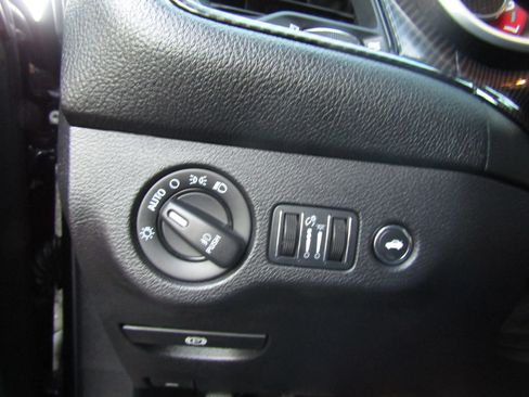 Used 2015 Dodge Challenger SRT w/ Technology Group image 21