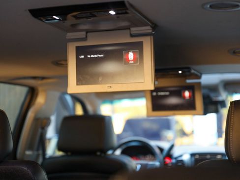 Used 2016 GMC Yukon XL Denali w/ Open Road Package image 12