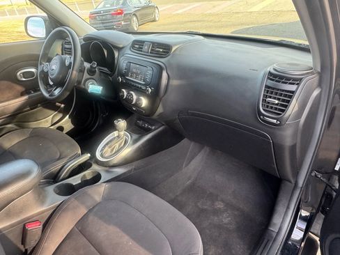 Used 2017 Kia Soul image 25
