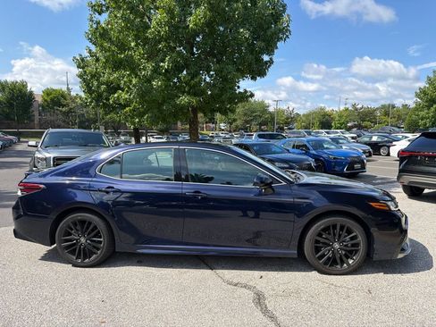 Used 2022 Toyota Camry XSE FWD image 5