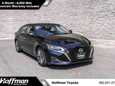Used 2025 Nissan Altima 2.5 SV image 1