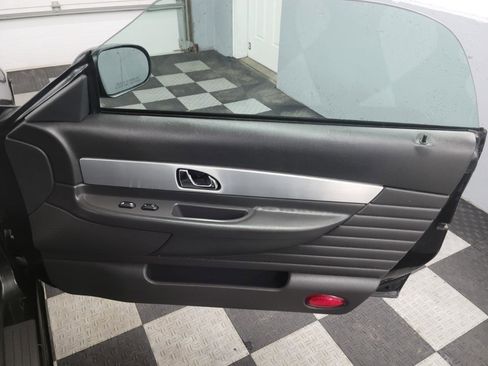 Used 2002 Ford Thunderbird image 16