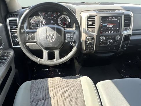 Used 2019 RAM 1500 Classic Warlock w/ Luxury Group image 10