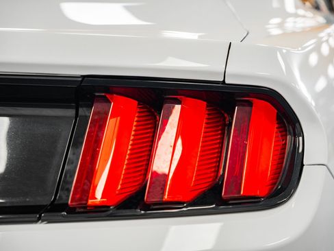 Used 2017 Ford Mustang Coupe image 15