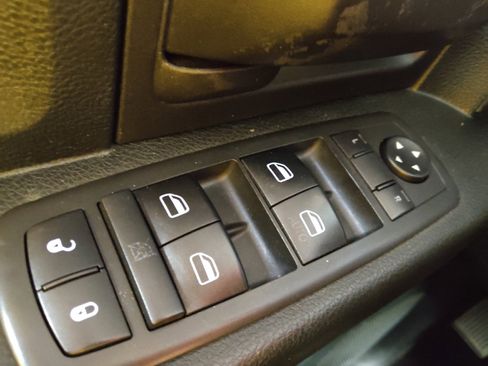 Used 2017 RAM 1500 Express image 27