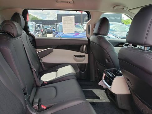 Certified 2024 Kia Carnival EX FWD image 20